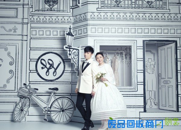 古巨基婚宴太太感动落泪 吴君如赞新娘清新脱俗