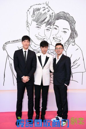 古巨基婚宴太太感动落泪 吴君如赞新娘清新脱俗