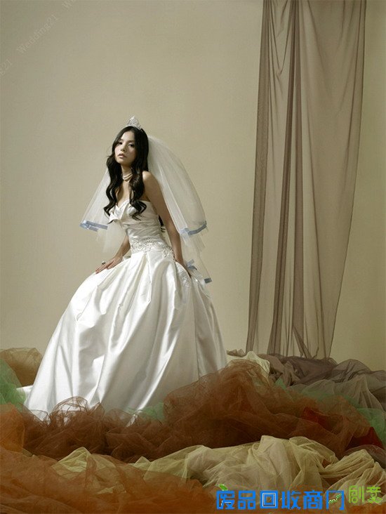 图文：韩星闵孝琳婚纱写真--拍摄布景唯美浪漫