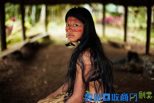 世界美女地图:摄影师踏足全球37国拍摄美女