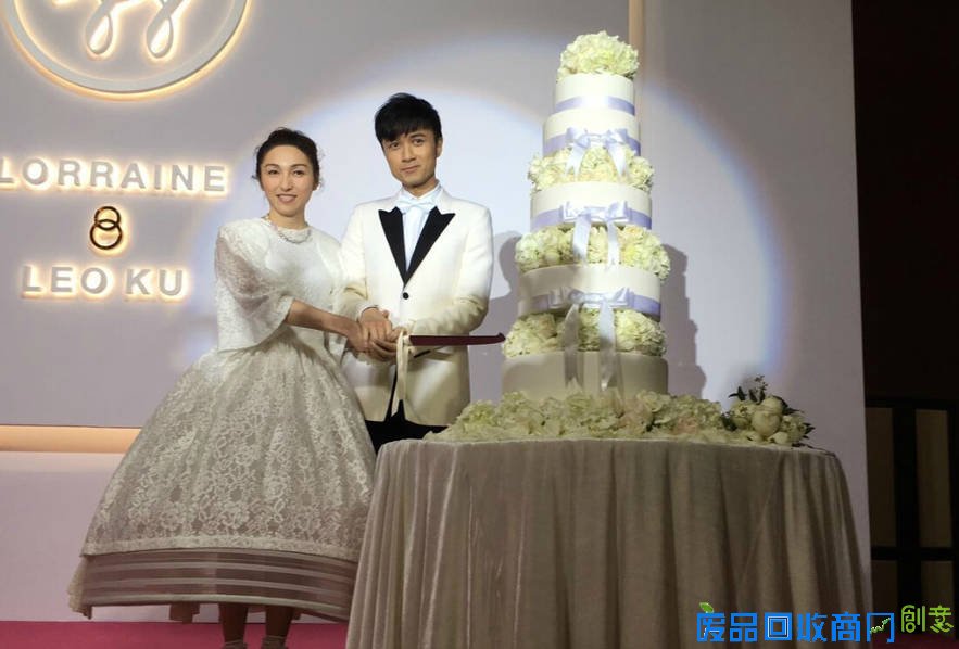 古巨基婚礼内场简约温馨 与相恋20年妻子甜蜜热吻