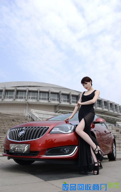 视频拍摄双体验 尼康D800实拍香车美女 视频拍摄双体验 尼康D800实拍香车美女