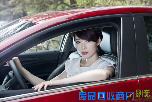 视频拍摄双体验 尼康D800实拍香车美女 视频拍摄双体验 尼康D800实拍香车美女