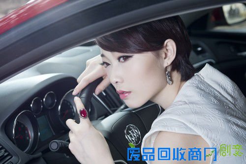 视频拍摄双体验 尼康D800实拍香车美女