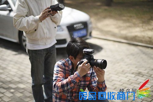 视频拍摄双体验 尼康D800实拍香车美女 视频拍摄双体验 尼康D800实拍香车美女