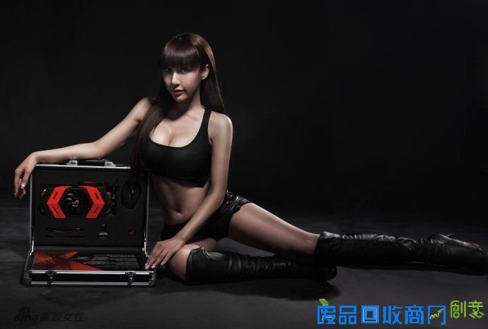 酥胸美女机枪性感大片