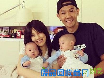 范范双胞胎儿子超可爱 新书畅销人气高/图