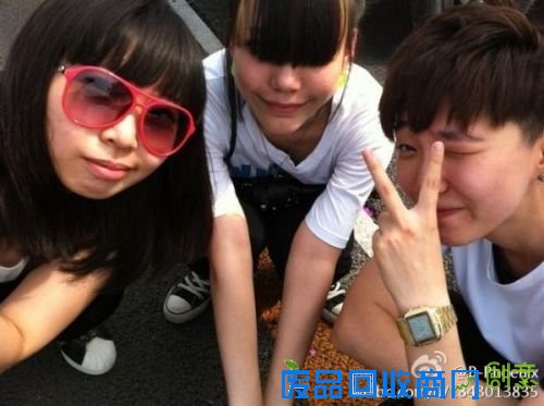 吴莫愁哈林疑同居海量生活照曝光可爱搞怪（图）