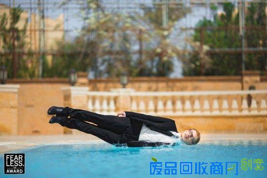 全球大胆创意婚纱照 震惊唯美一饱眼福