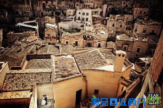 全球大胆创意婚纱照 震惊唯美一饱眼福