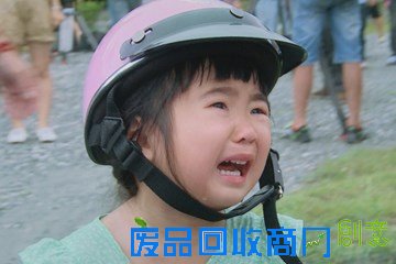 姐姐Grace换发型！可爱妹妹头似呆萌小丸子(图)