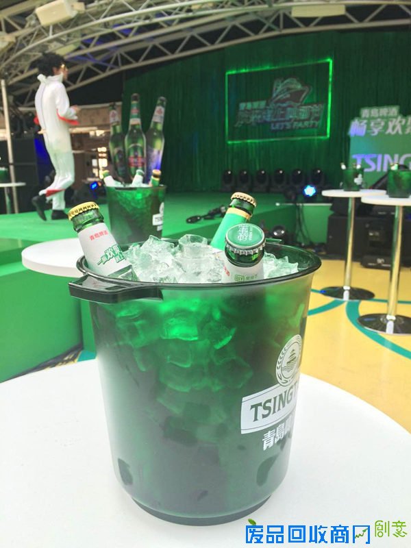 青啤用创意点燃海上啤酒节