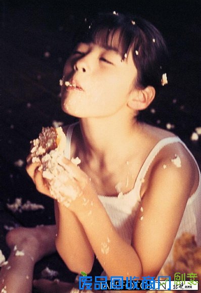 摄影大师筱山纪信《少女馆》作品选登