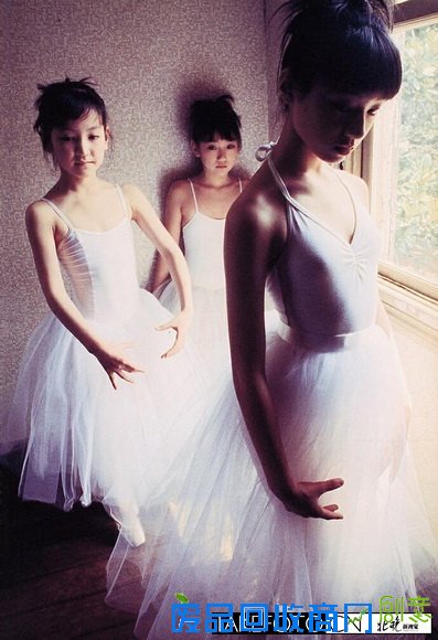 摄影大师筱山纪信《少女馆》作品选登