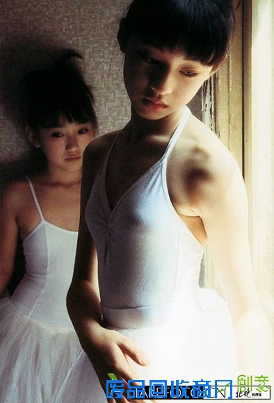 摄影大师筱山纪信《少女馆》作品选登