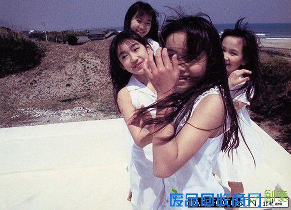 摄影大师筱山纪信《少女馆》作品选登