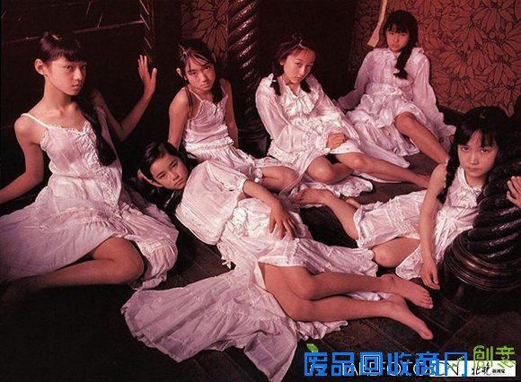 摄影大师筱山纪信《少女馆》作品选登