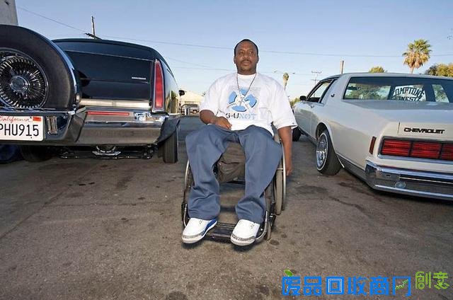 令人不寒而栗：摄影师获准拍摄美国黑帮真实生活