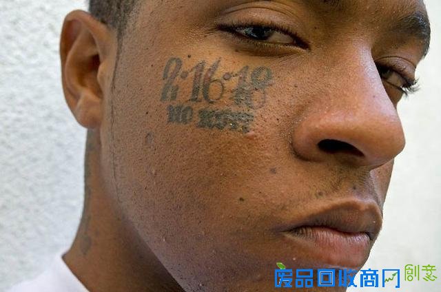 令人不寒而栗：摄影师获准拍摄美国黑帮真实生活