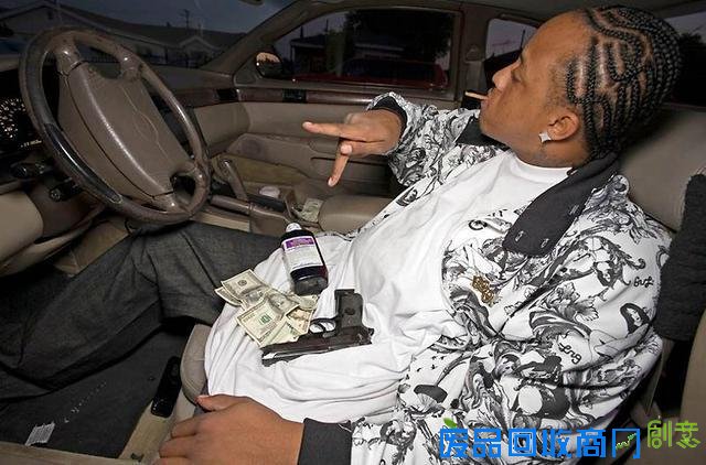 令人不寒而栗：摄影师获准拍摄美国黑帮真实生活