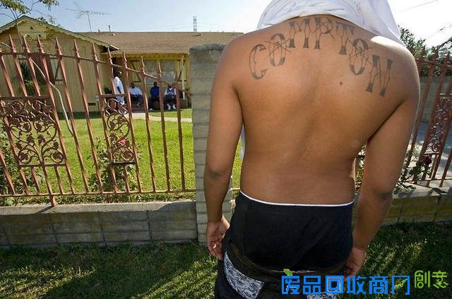 令人不寒而栗：摄影师获准拍摄美国黑帮真实生活