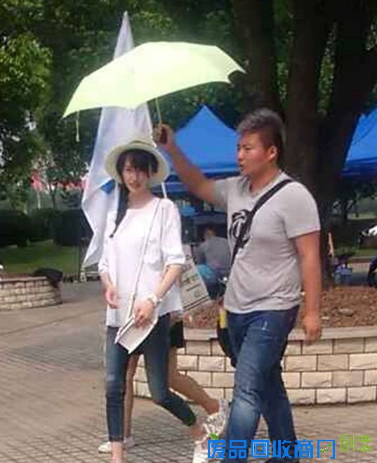 郑爽减肥上瘾瘦似厌食症 揭女星暴瘦惊悚照(图)