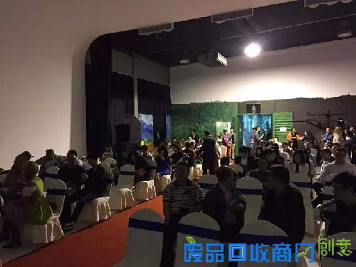 美国布鲁克斯摄影学院上海实习基地落牌红盒子视觉摄影