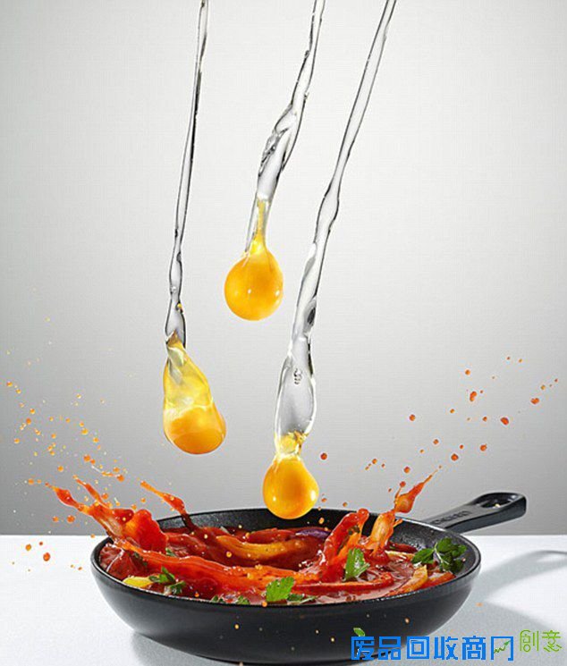 英摄影师拍飞行的食物 颠覆视觉效果
