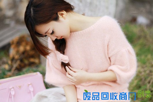 这一季的忧伤在轻轻哭泣