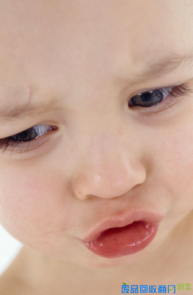 伤心哭泣可爱儿高清图片