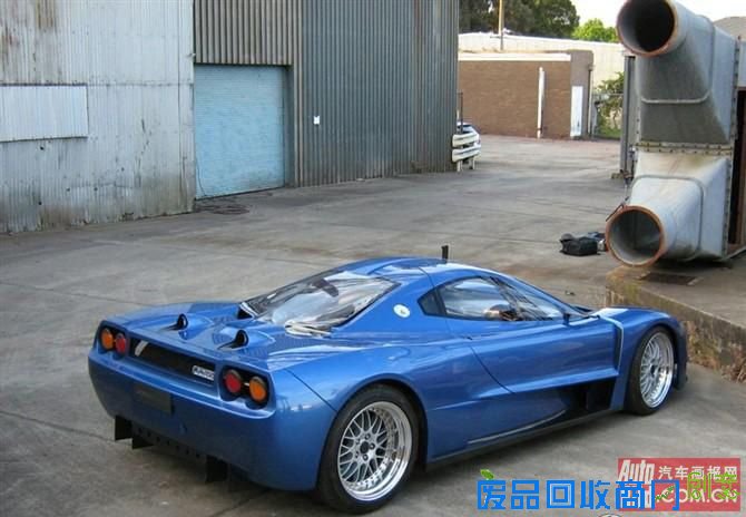 让人心旷神怡的蓝色超级跑车