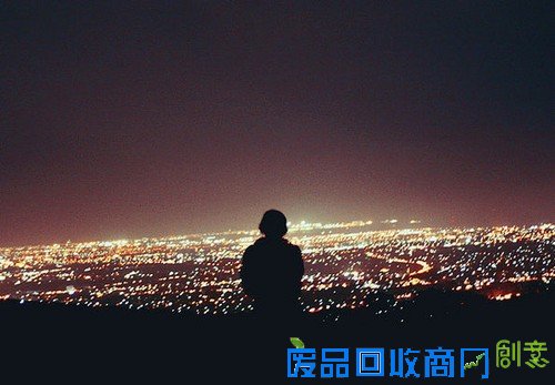 一个人看世界的灯火阑珊 唯美意境摄影