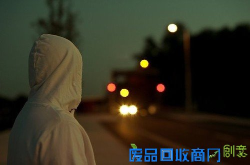 一个人看世界的灯火阑珊 唯美意境摄影