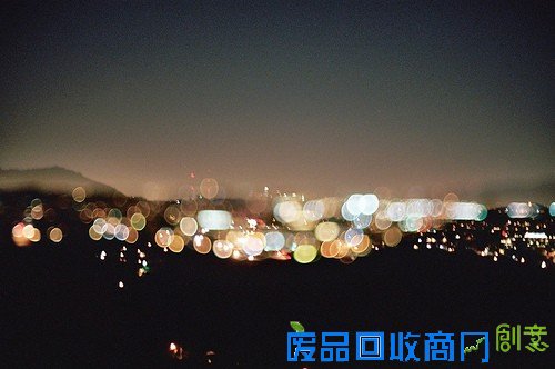 一个人看世界的灯火阑珊 唯美意境摄影