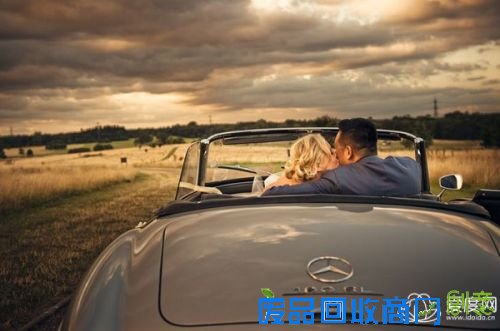 快让摄影师给你们拍这样的欧式婚纱照!