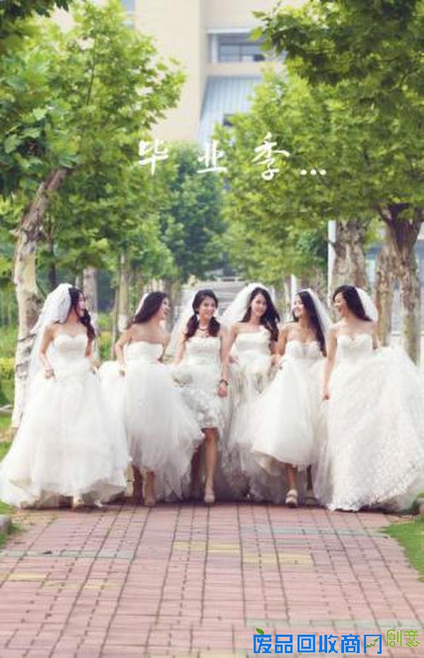 美女学生校园拍唯美婚纱照走红网络