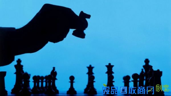 在创业的不同时期，如何选择不同的用户运营策略？