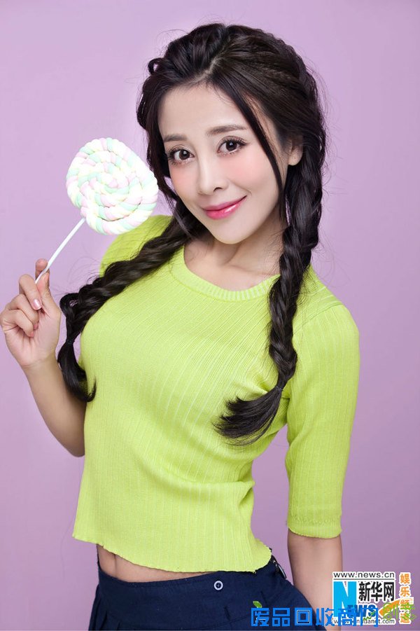 贾媛媛糖果系写真曝光 甜美可人展现少女情怀