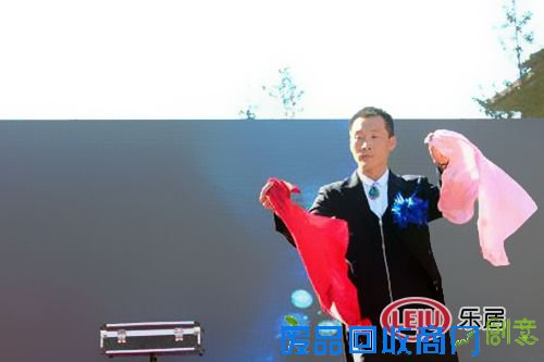 精彩绝伦的魔术表演 精彩绝伦的魔术表演