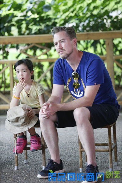 野象放生夏克立伤感落泪