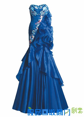 小小浪漫变更“婚纱设计我选蓝裙的！”