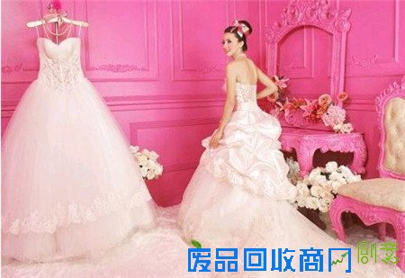 粉红物语 粉色系婚纱设计 皇后or萝莉？