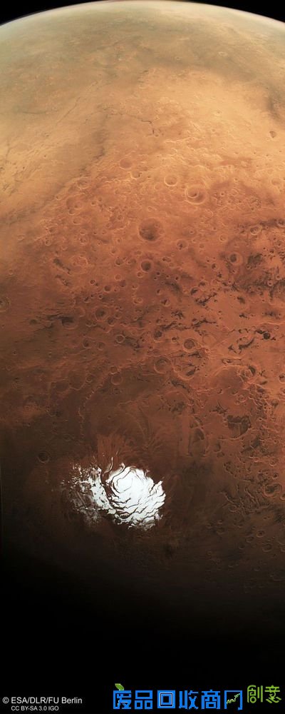 “火星快车”探测器上的高分辨率立体相机通常只从约300公里的距离拍摄火星表面的景象，这张照片是“火星快车”探测器在距离火星约1万公里的高轨道拍摄。