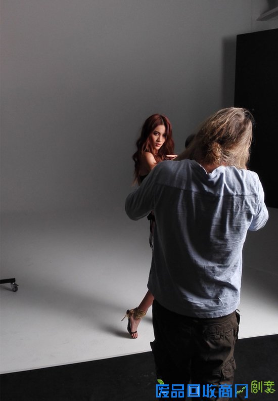 《爱上超模II》选手王熙然拍摄维密大片