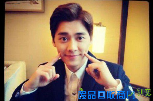 鲜肉大叔外加世界足球巨星！一大波汉子正在靠近