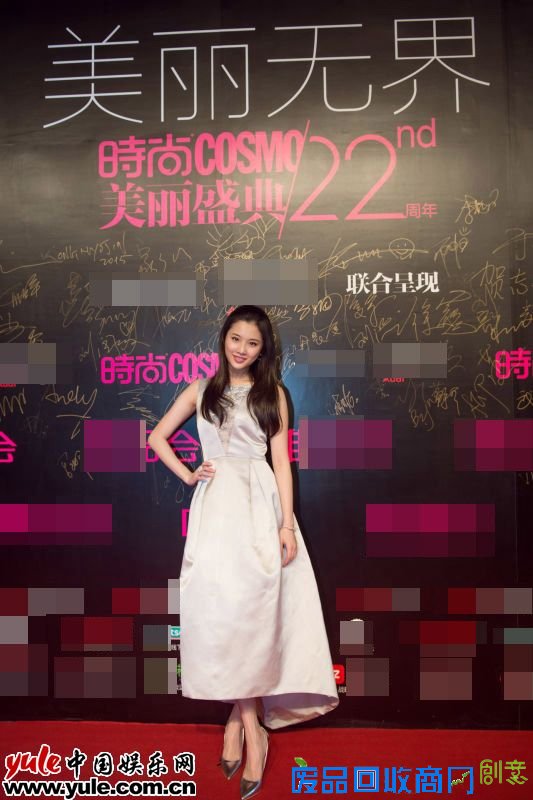 张慧雯亮相时尚活动 白裙造型清丽可人（组图）