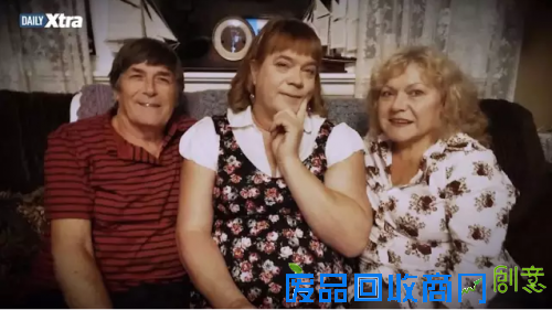 变性男子 当做6岁女孩被人收养（3）