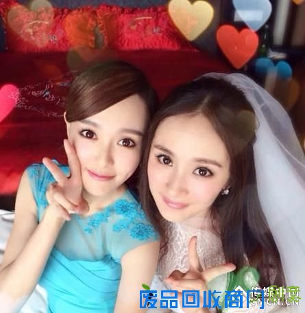 美女合照必有一丑 揭晓娱乐圈“潜规则”明星拍照心机太重