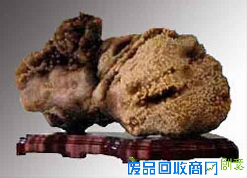 男子江边捡到奇石竟然会流眼泪 盘点10大奇石（10）