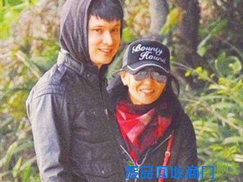 51岁张曼玉与小15岁男友分手 面容憔悴显伤感（图）(1)